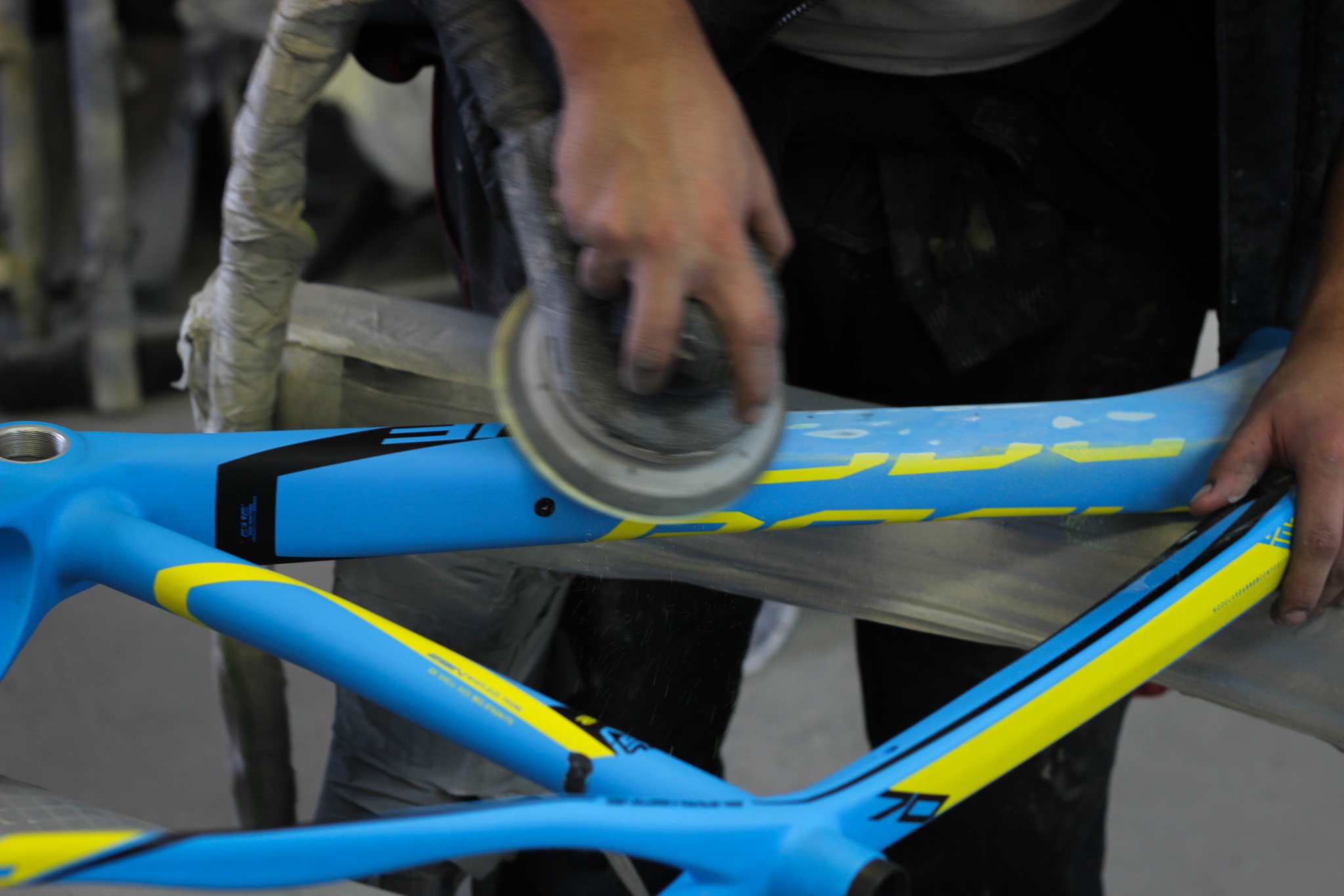 carbon bike painting